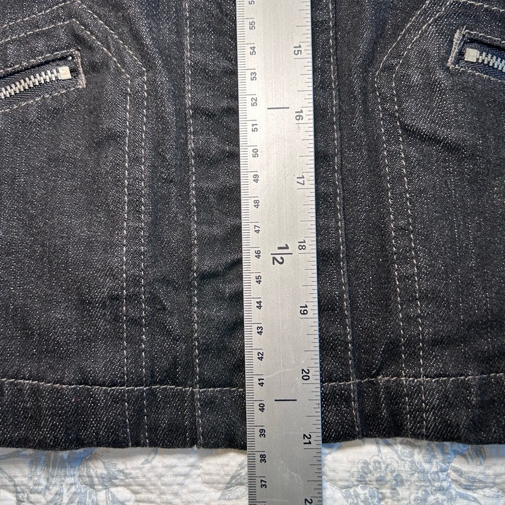Women’s Black Denim Jean Jacket - Picture 12 of 12